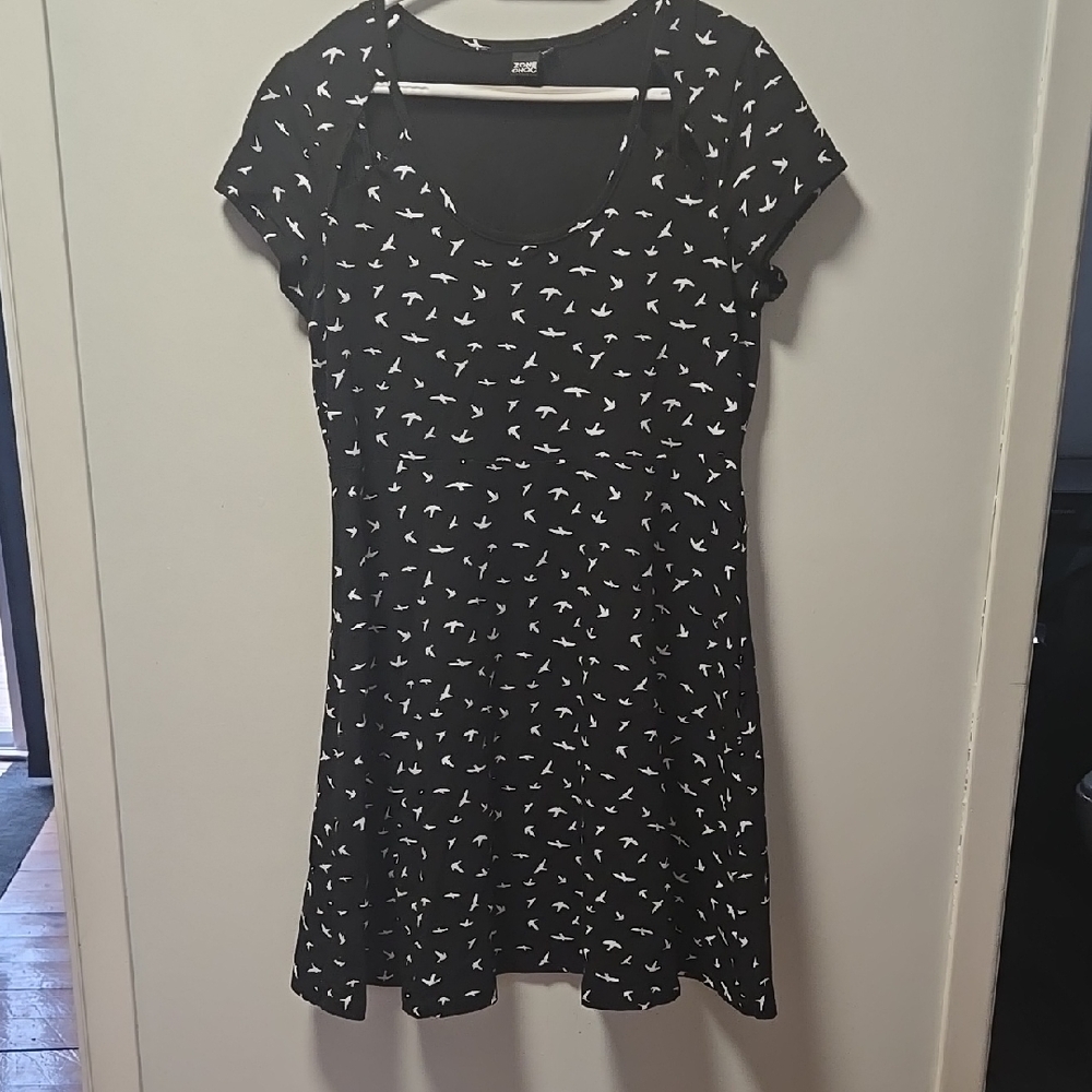 Zone Choc Black and White Women's Dress Xl Birds